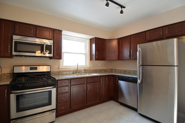 14639 Springfield Ave, Midlothian, IL 60445 photo 4