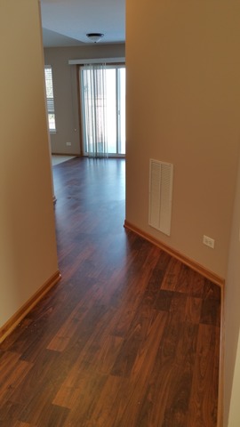 2724 Jenna Cir, Montgomery, IL 60538 photo 2
