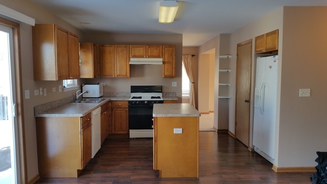 2724 Jenna Cir, Montgomery, IL 60538 photo 7