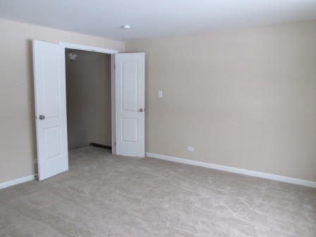 2069 Sutherland Pl, Hoffman Estates, IL 60169 photo 8