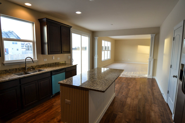 310 W Frontier Dr, Minooka, IL 60447 photo 6