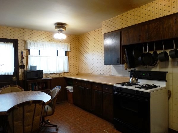590 Milton Ln, Hoffman Estates, IL 60169 photo 9
