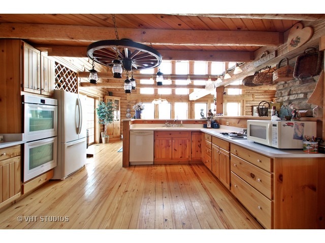 10716 Button Rd, Hebron, IL 60034 photo 3