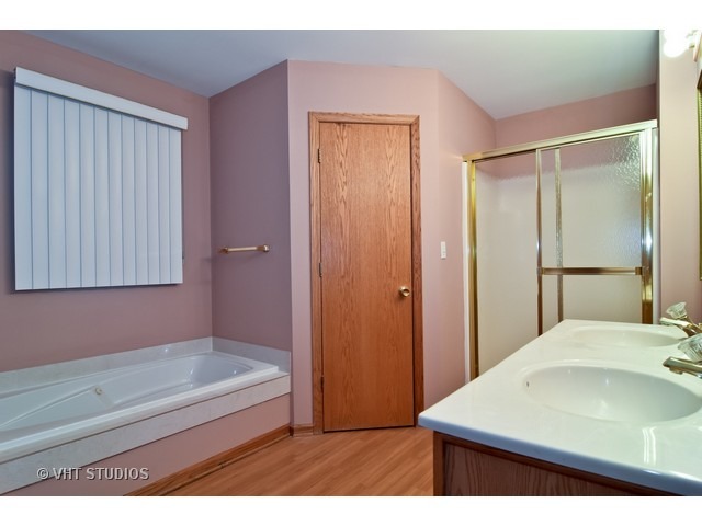 28 Allen Dr, Elgin, IL 60120 photo 8