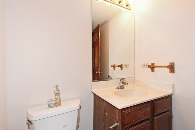 1189 Charter Oaks Dr, Bartlett, IL 60103 photo 11