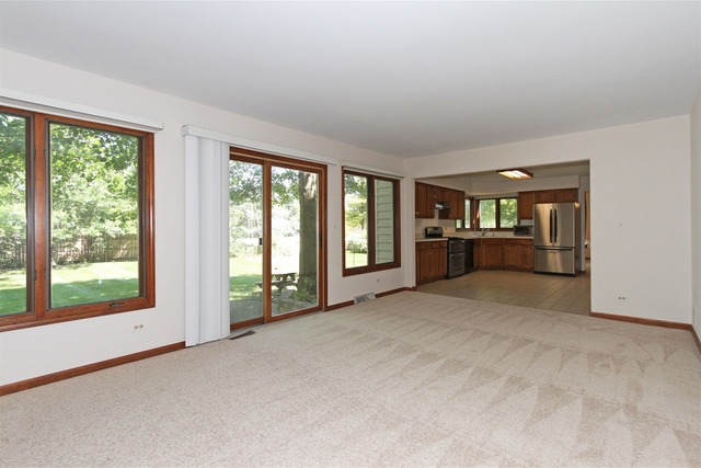 1189 Charter Oaks Dr, Bartlett, IL 60103 photo 5