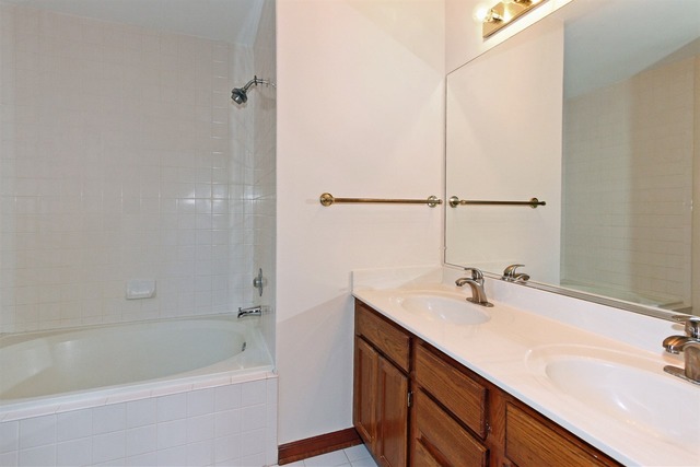1189 Charter Oaks Dr, Bartlett, IL 60103 photo 14