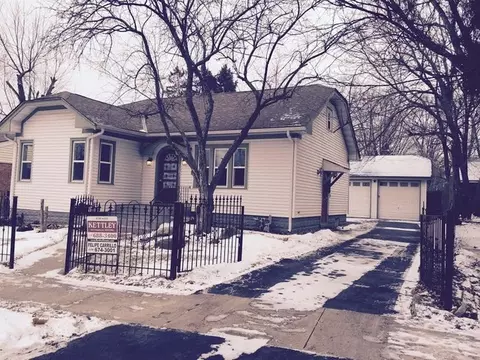 1005 Jackson St, Aurora, IL 60505 photo 1