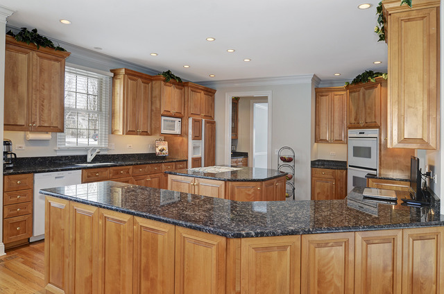 521 65th St, Willowbrook, IL 60527 photo 5