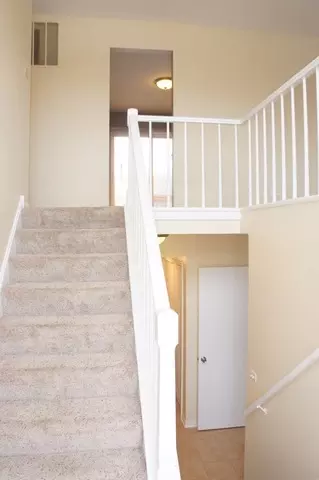 4419 Westbridge Ct, Hoffman Estates, IL 60192 photo 2