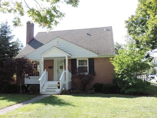 626 S Spring Rd, Elmhurst, IL 60126 photo 2