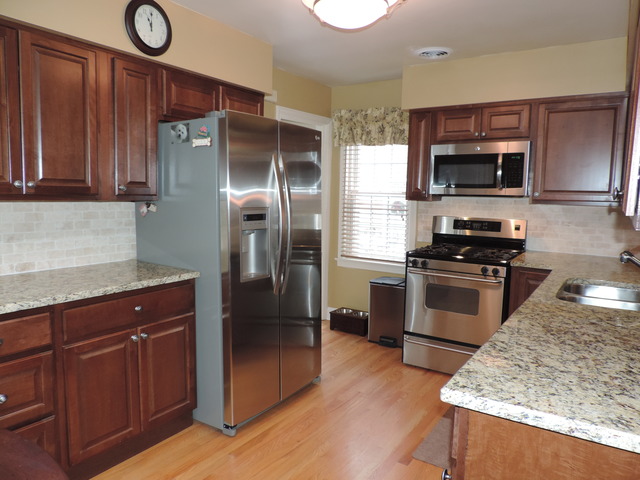 626 S Spring Rd, Elmhurst, IL 60126 photo 8