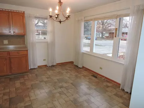 2313 185th St, Lansing, IL 60438 photo 5