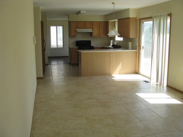 2792 Yosemite Dr, Aurora, IL 60503 photo 3