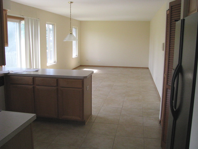 2792 Yosemite Dr, Aurora, IL 60503 photo 4