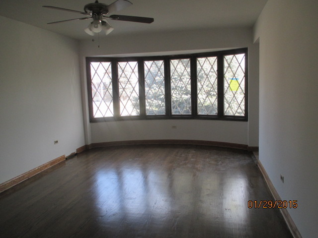8514 Central Ave, Burbank, IL 60459 photo 2