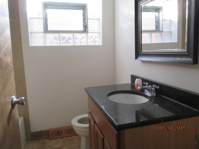 8514 Central Ave, Burbank, IL 60459 photo 3