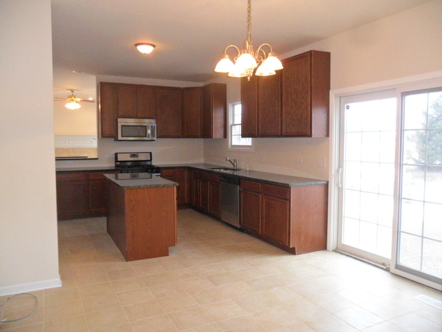 4 Covington Ct, Algonquin, IL 60102 photo 3