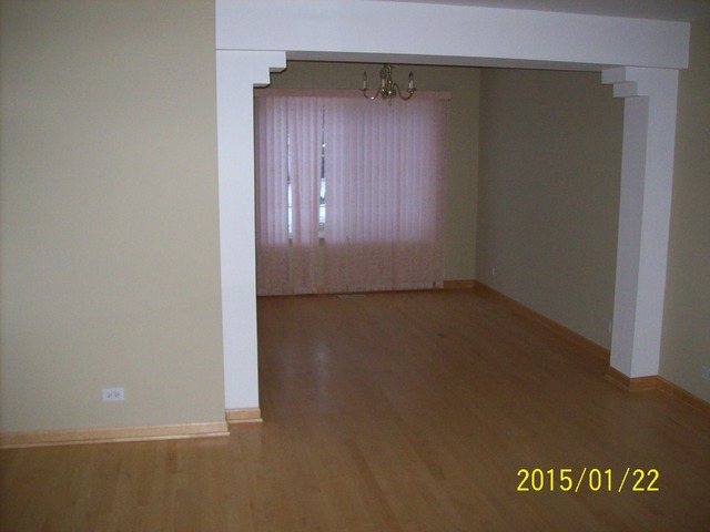 437 Summersweet Ln, Bartlett, IL 60103 photo 3