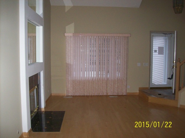 437 Summersweet Ln, Bartlett, IL 60103 photo 2
