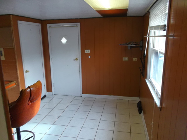 16519 Winchester Ave, Markham, IL 60428 photo 5