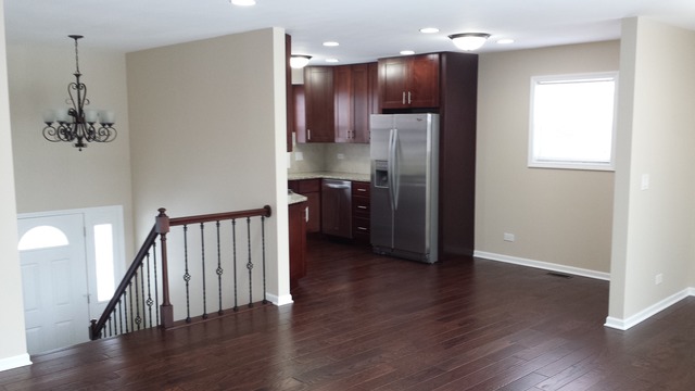 2305 Cove Dr, Hanover Park, IL 60133 photo 4