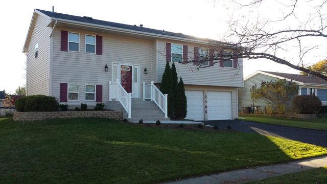 2305 Cove Dr, Hanover Park, IL 60133 photo 1
