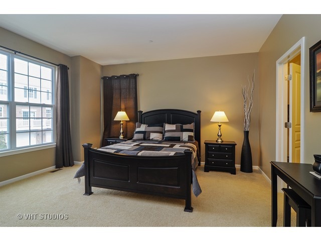 11 E Willow Rd, Wheeling, IL 60090 photo 6