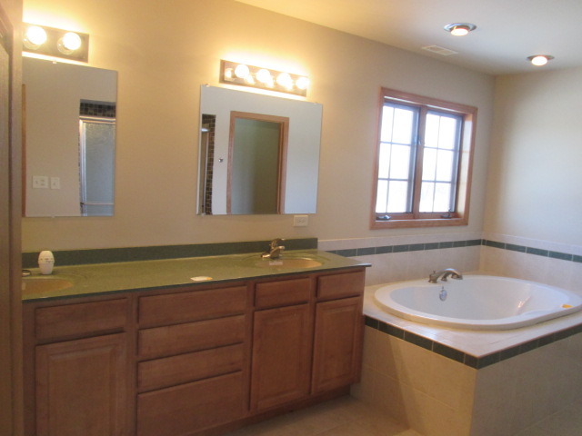 2004 Black Oak Dr, Mchenry, IL 60050 photo 7