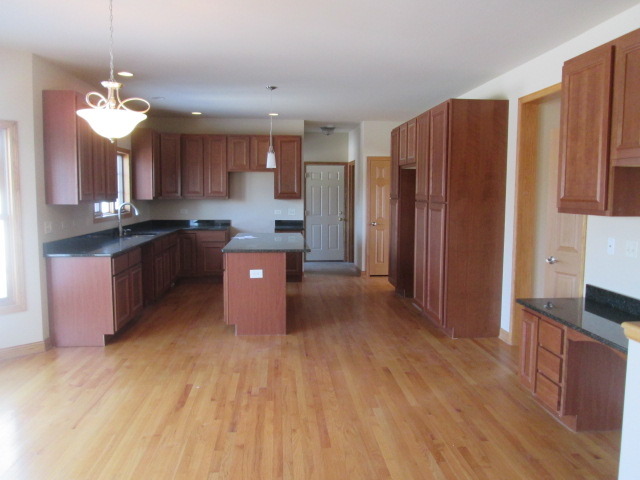 2004 Black Oak Dr, Mchenry, IL 60050 photo 4