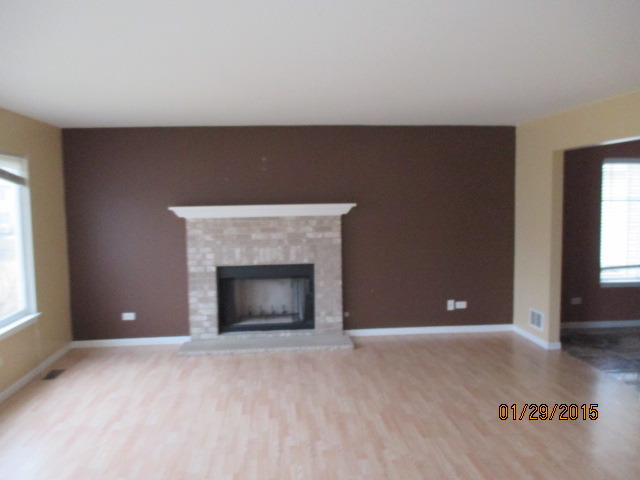 248 Berkeley Ave, Bolingbrook, IL 60440 photo 2