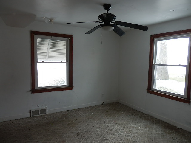 1943 E Oak St, Kankakee, IL 60901 photo 10