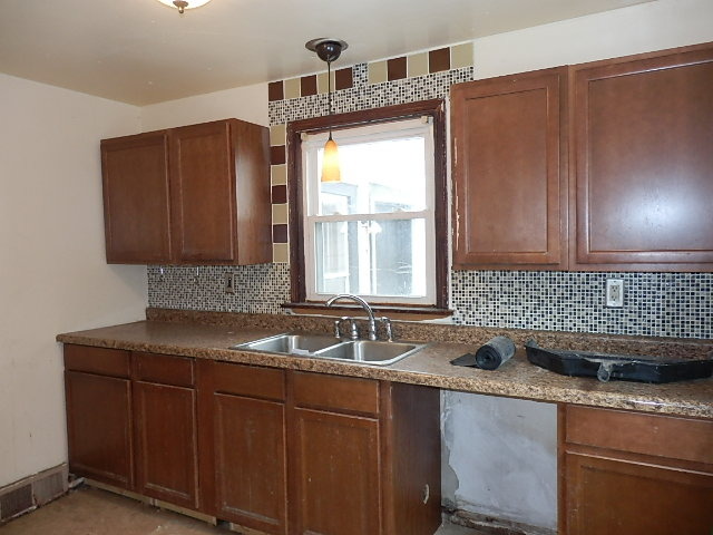 1943 E Oak St, Kankakee, IL 60901 photo 9