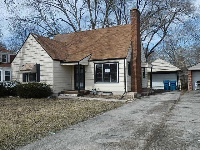 1943 E Oak St, Kankakee, IL 60901 photo 3