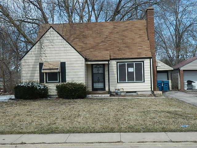 1943 E Oak St, Kankakee, IL 60901 photo 1