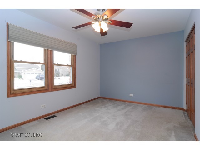 1630 Chesapeake Dr, Hoffman Estates, IL 60192 photo 10