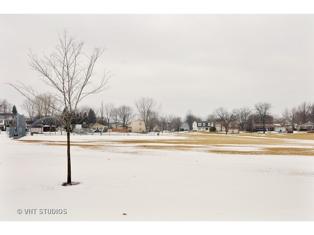 1630 Chesapeake Dr, Hoffman Estates, IL 60192 photo 13
