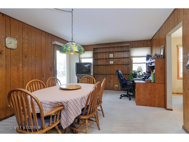 1630 Chesapeake Dr, Hoffman Estates, IL 60192 photo 5