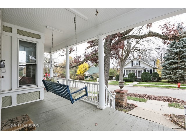 628 Eastview St, Elgin, IL 60120 photo 10