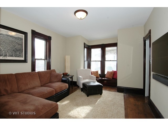 628 Eastview St, Elgin, IL 60120 photo 5