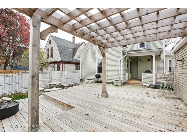 628 Eastview St, Elgin, IL 60120 photo 17