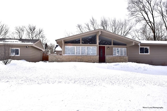 104 Rainbow Dr, Sleepy Hollow, IL 60118 photo 2