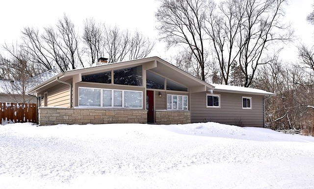 104 Rainbow Dr, Sleepy Hollow, IL 60118 photo 1