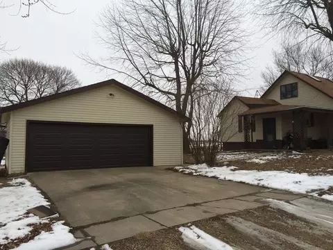400 E 2nd St, Wyanet, IL 61379 photo 3