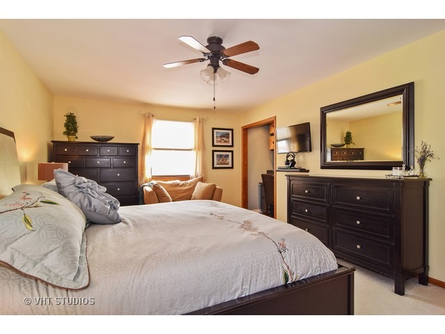 522 Logan St, Roselle, IL 60172 photo 14