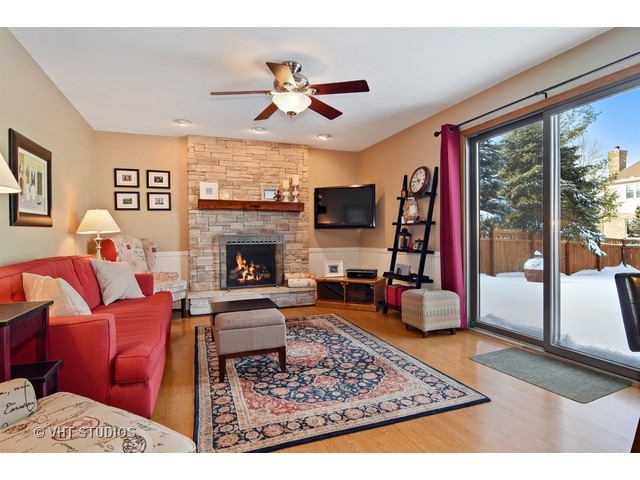 522 Logan St, Roselle, IL 60172 photo 9