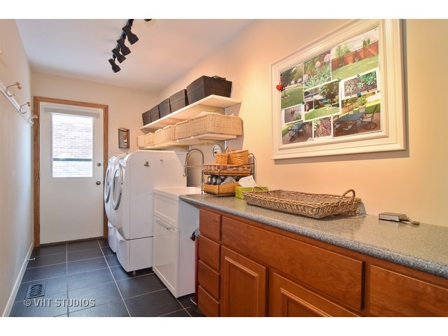 522 Logan St, Roselle, IL 60172 photo 21