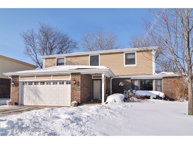 522 Logan St, Roselle, IL 60172 photo 1