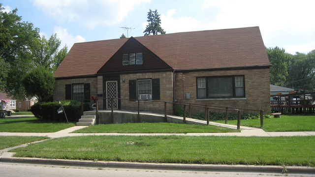 2400 S 15th Ave, Broadview, IL 60155 photo 1