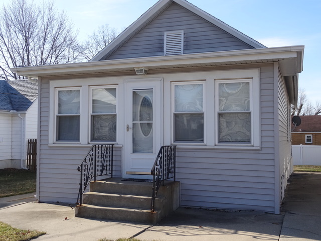 620 10th St, Peru, IL 61354 photo 2